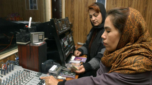 Талибы закрыли единственную в Афганистане женскую радиостанцию
